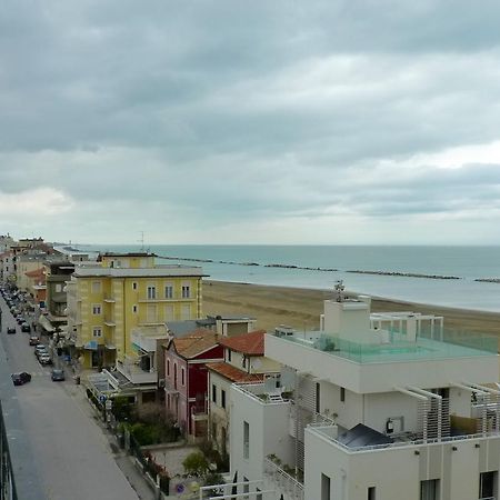 Residence Doral Rimini Bagian luar foto