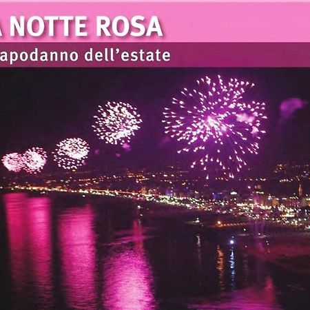 Residence Doral Rimini Bagian luar foto